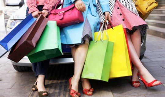 Las mujeres gastan más dinero preparándose para unas vacaciones que en las vacaciones mismas