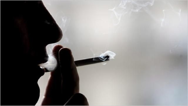 El riesgo de desarrollar enfermedades en quienes dejan de fumar no disminuye